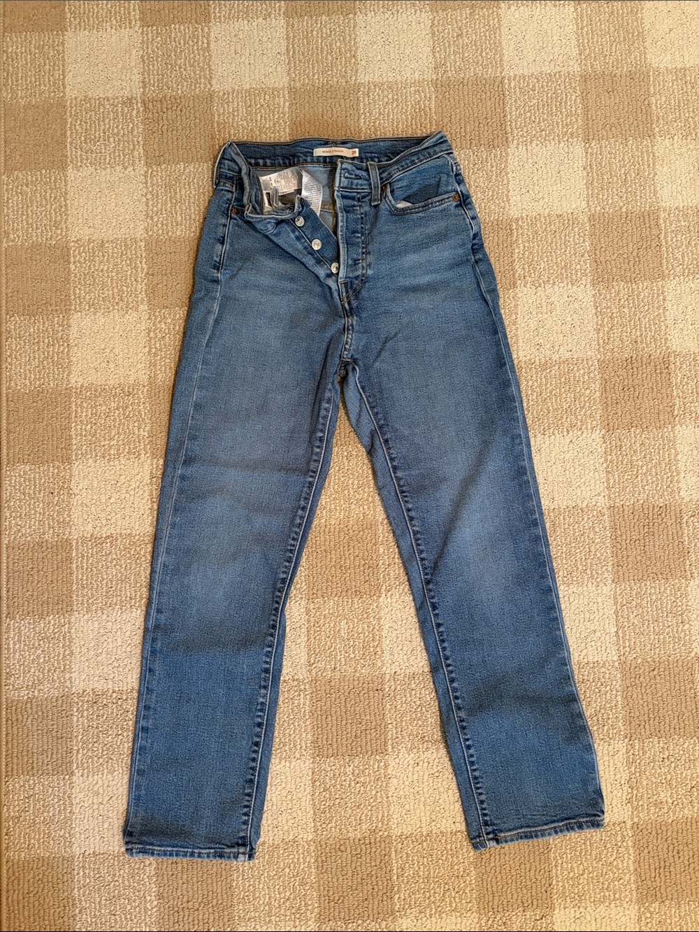 Levi’s Wedgie High-Rise Straight Leg Jeans in Classic Blue